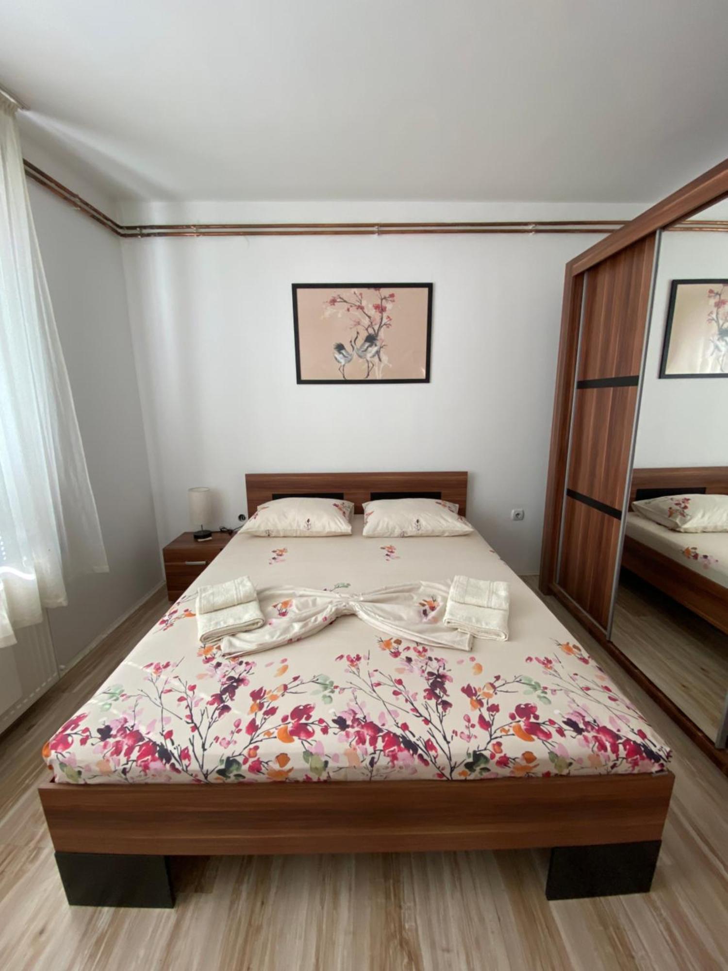 Apartmani Dora Leskovac Leskovac  Esterno foto