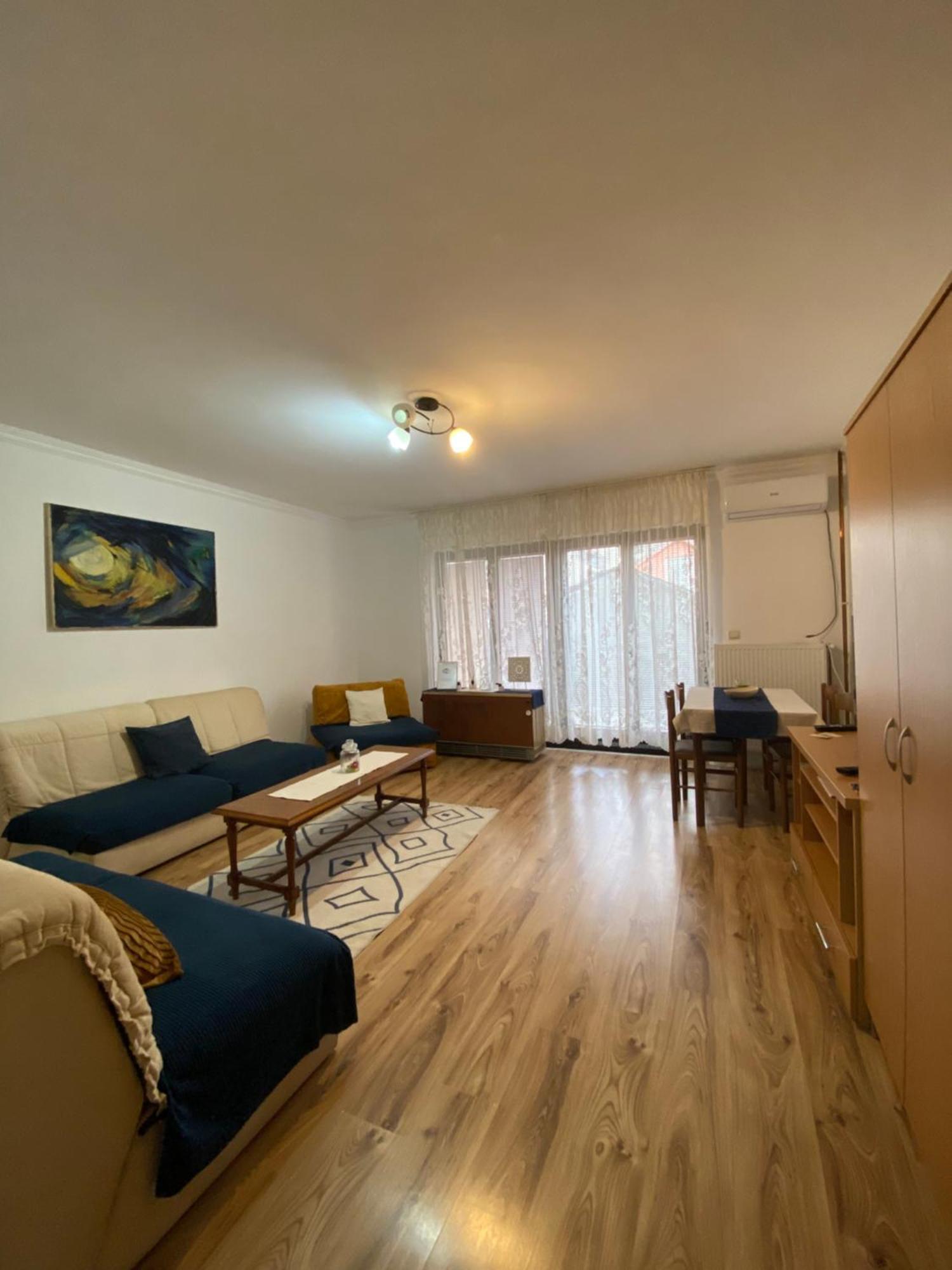 Apartmani Dora Leskovac Leskovac  Esterno foto