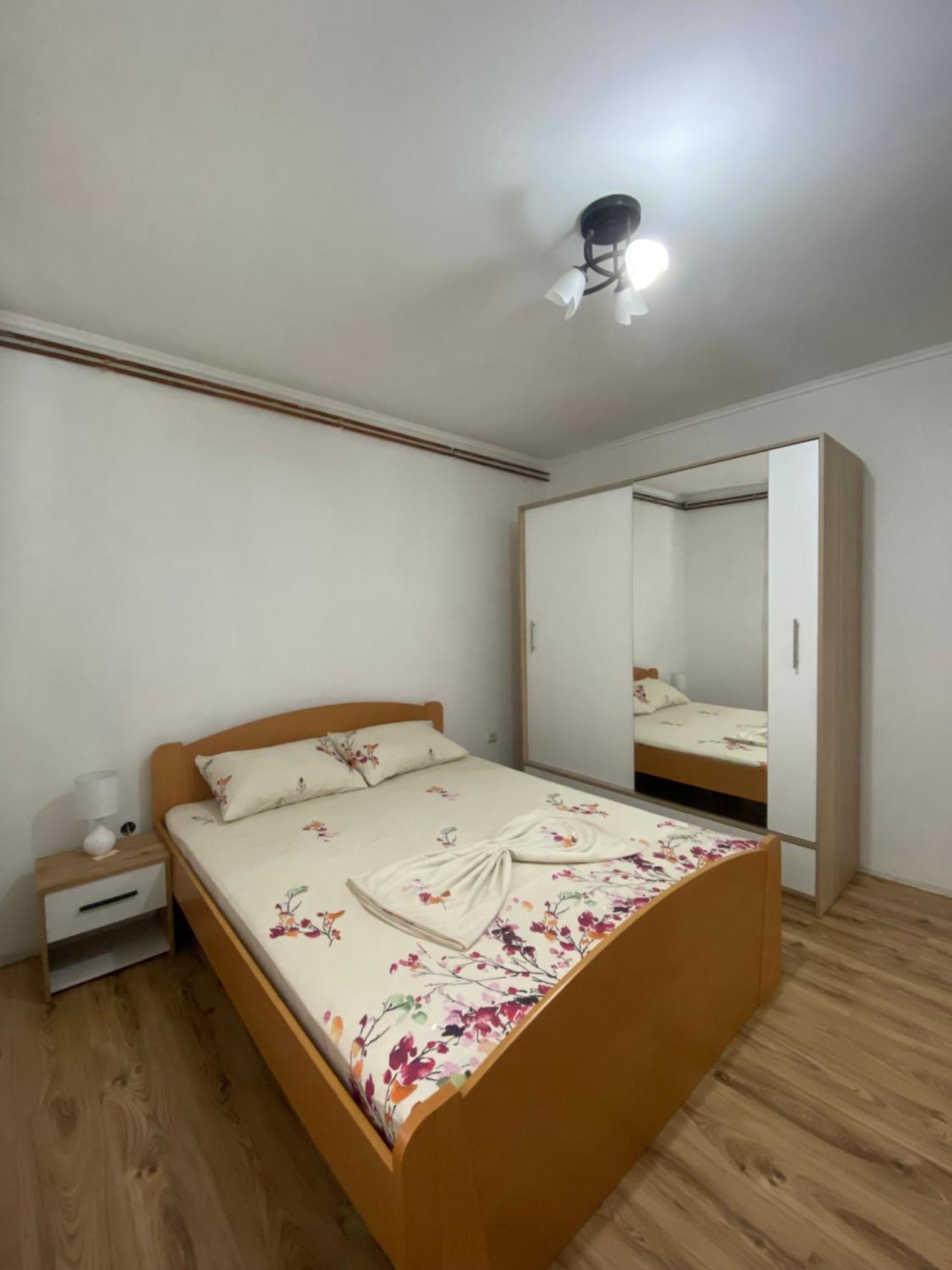 Apartmani Dora Leskovac Leskovac  Esterno foto